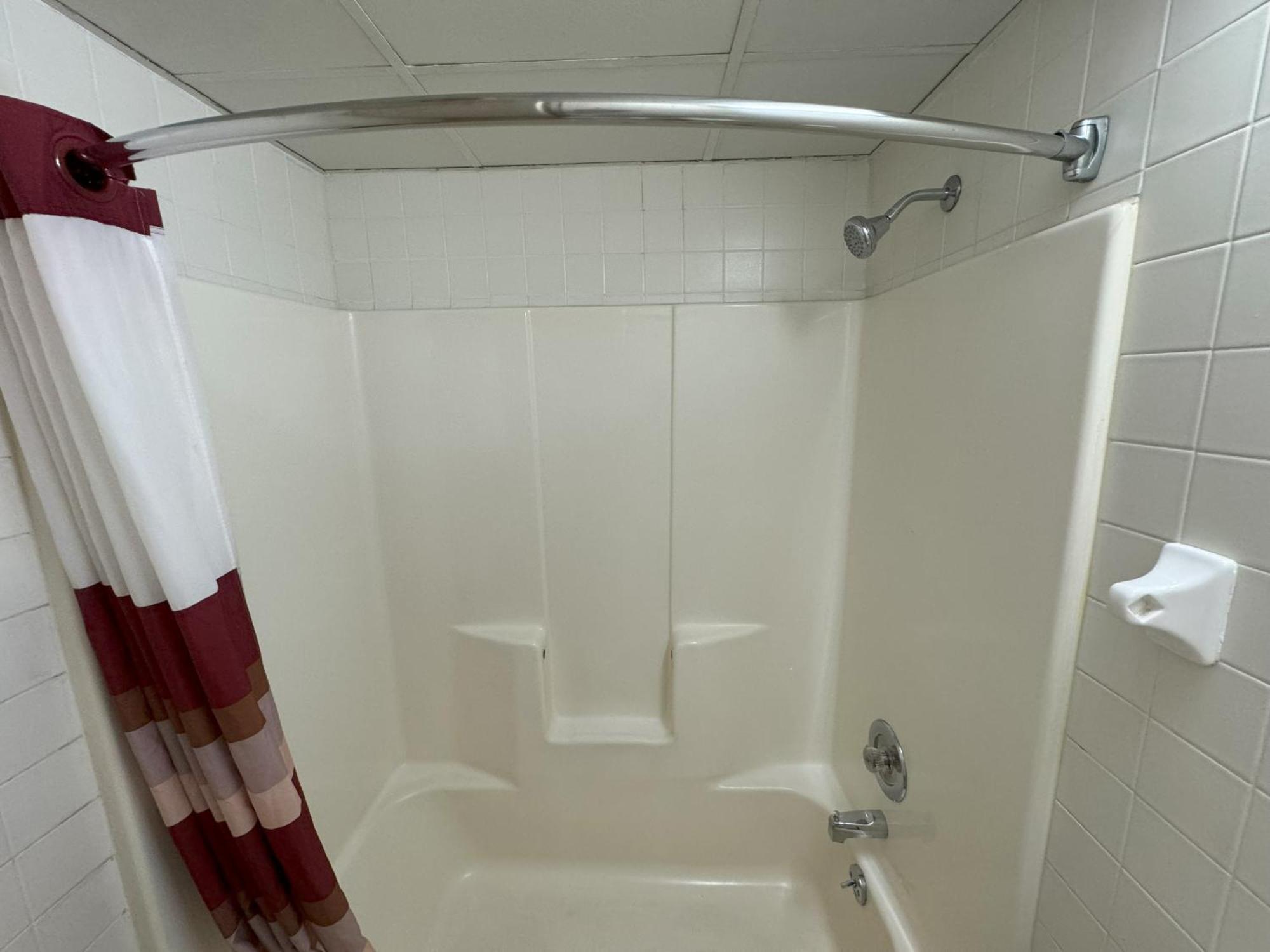 Sycamore Suites Елирия Екстериор снимка